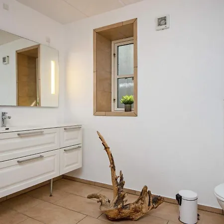 8 Person In B Rkop Børkop