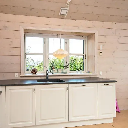 8 Person In B Rkop Nyaraló