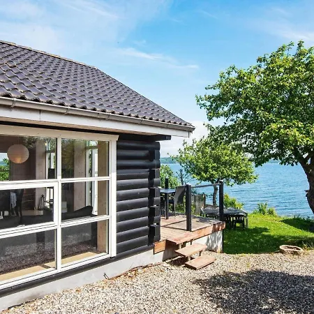 8 Person In B Rkop Børkop